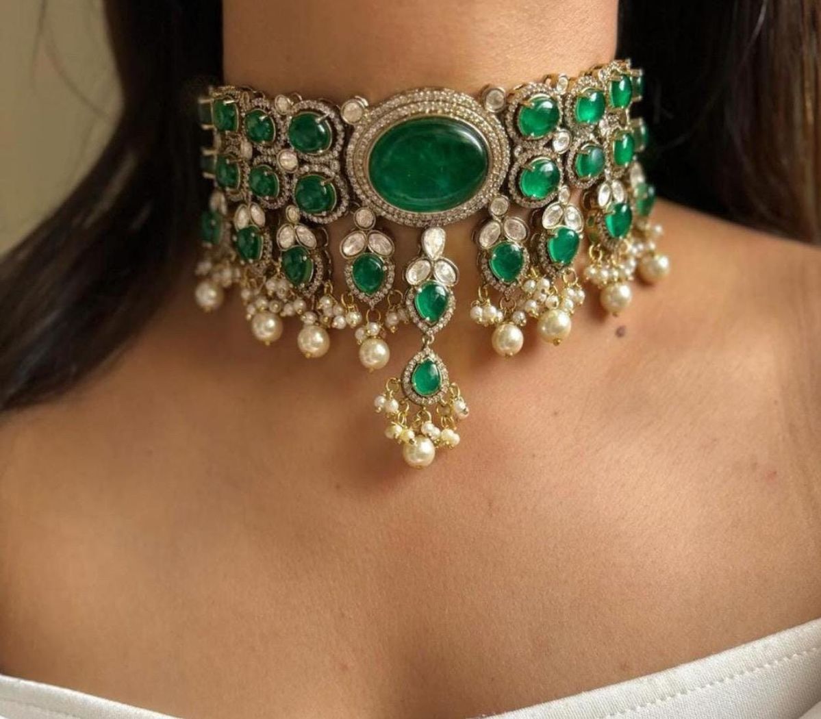 Royal Delhi Jewel Present Green Vectron Necklace